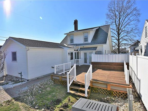 2nd image of 501 Saint Clair