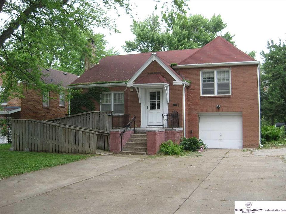 1st image of 3808 Burt St