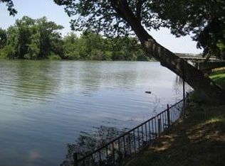 98 River Ridge Dr, Waco, TX 76705