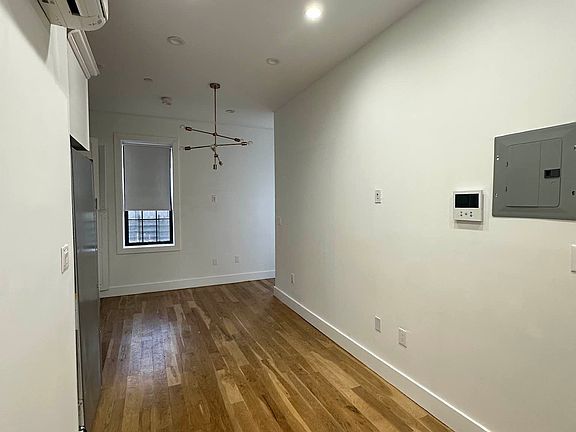 2nd image of 542 Chauncey St #2H