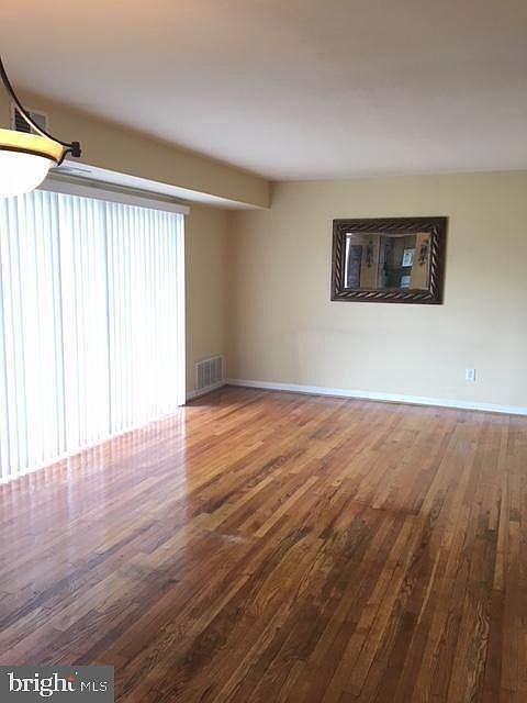 1st image of 1805 William St Unit 114D