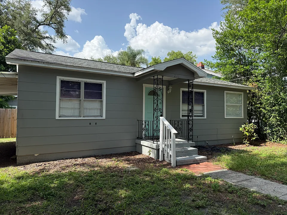 211 W Kirby St