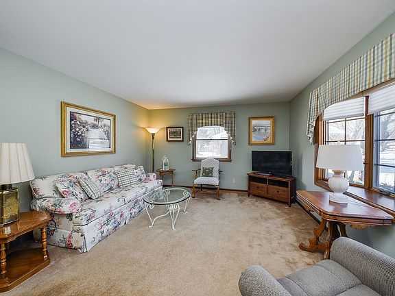 3rd image of 220 Georgeanna St