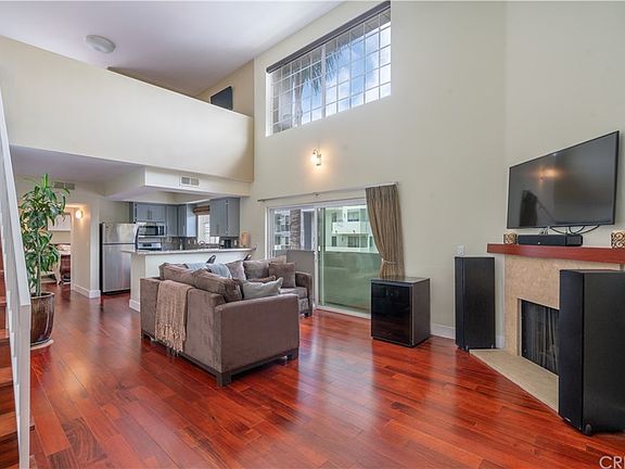 2nd image of 1825 Selby Ave APT 201