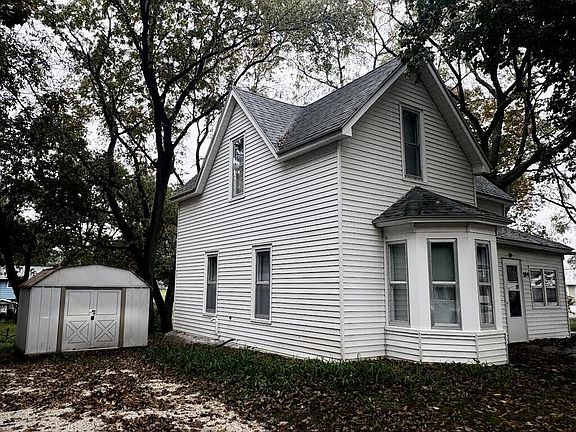 2nd image of 104 N Main St