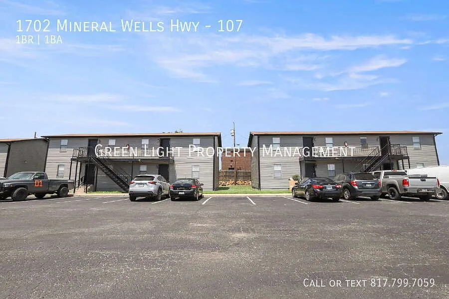 Charming 1 Bedroom Apartment with Modern Upgrades in Weatherford, TX — Photo 2