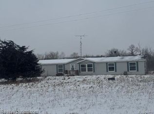 2965 Greenwood Rd, Lapeer, MI 48446