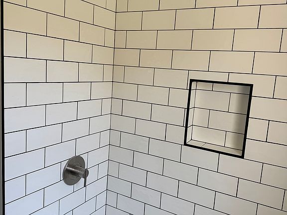 4th image of 228 E Figueroa St #1