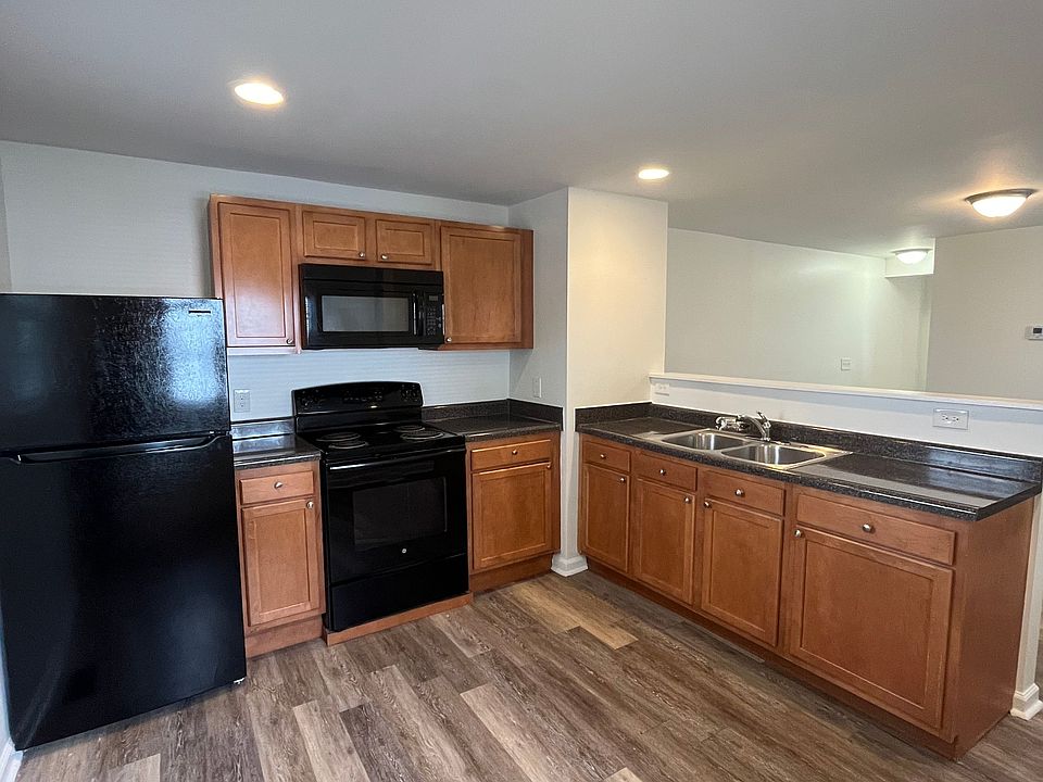 1st image of 360 E Hinman Ave