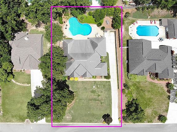 2nd image of 2904 Four Seasons Dr