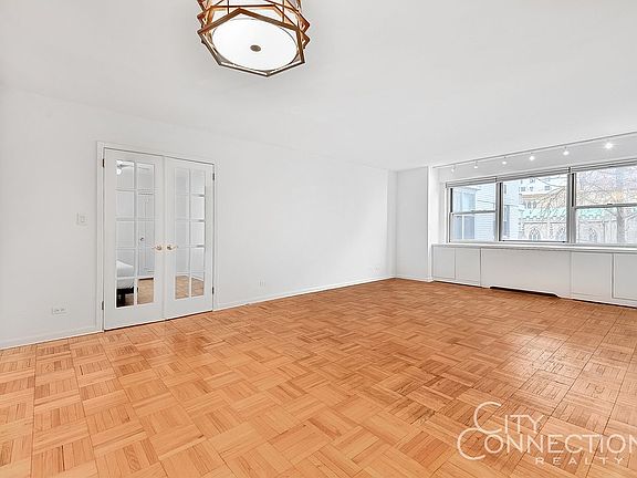 5th image of 70 E 10th St APT 6T