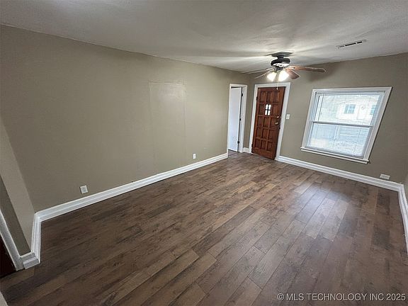 5th image of 3027 W Cameron St