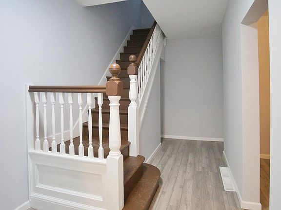 3rd image of 163 Westervelt Ave