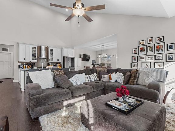 4th image of 5572 Friendship Glen Dr