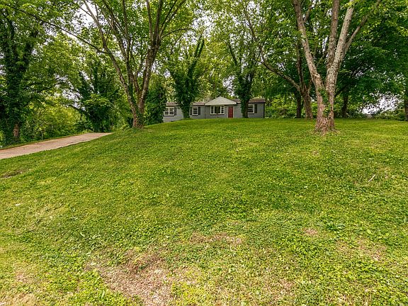 5th image of 2628 Malden Dr