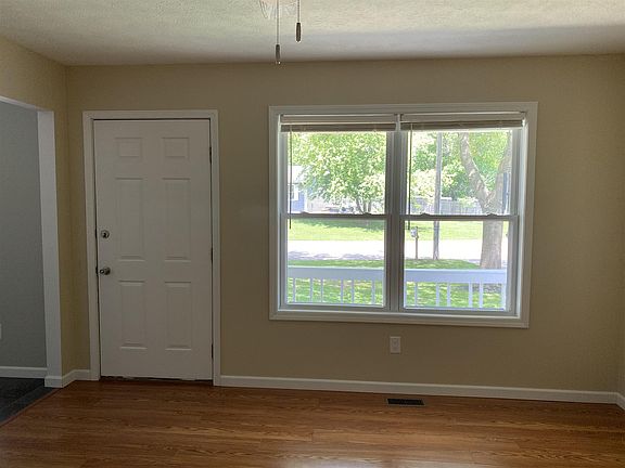 5th image of 313 W Blackfoot Dr