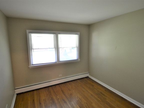 5th image of 2833 Briarwood Dr E