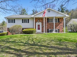 149 Kittredge Rd, Pittsfield, MA 01201