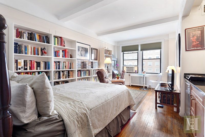 1st image of 457 W 57th St #1411