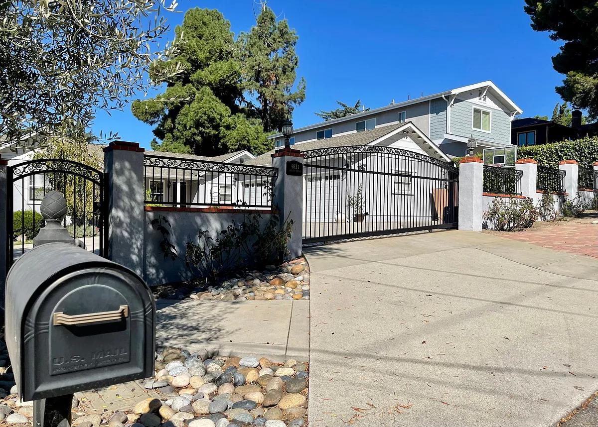 Building Photo - 4821 Briggs Ave