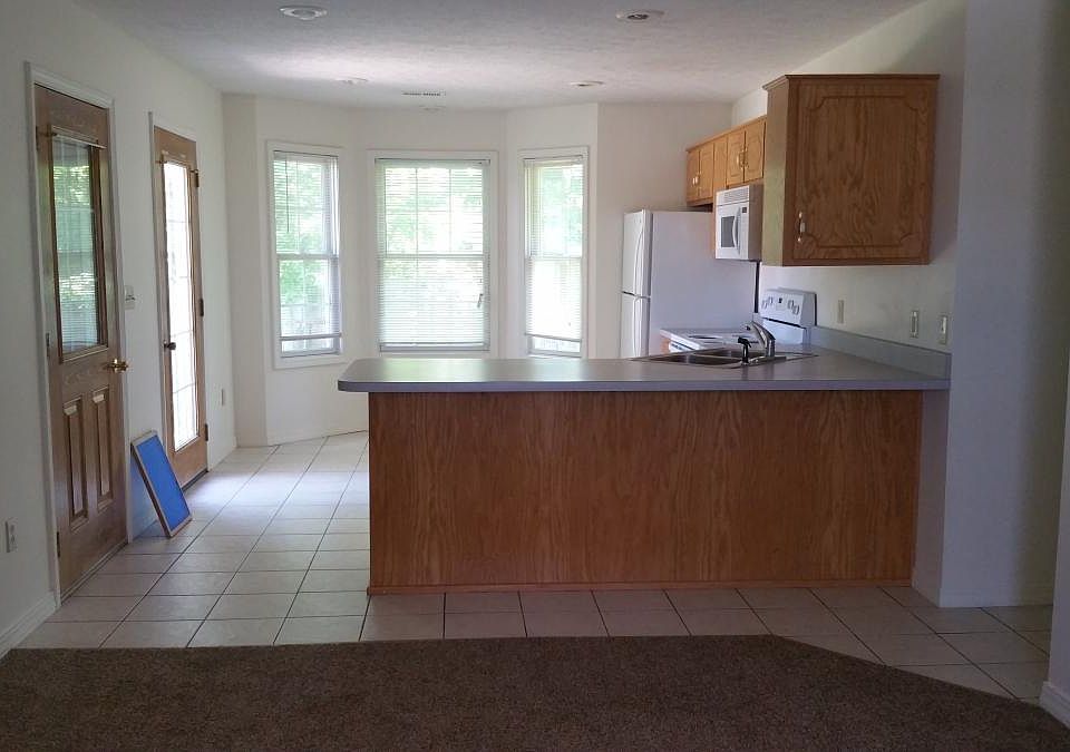 2nd image of 12372 Southgate Ln #A