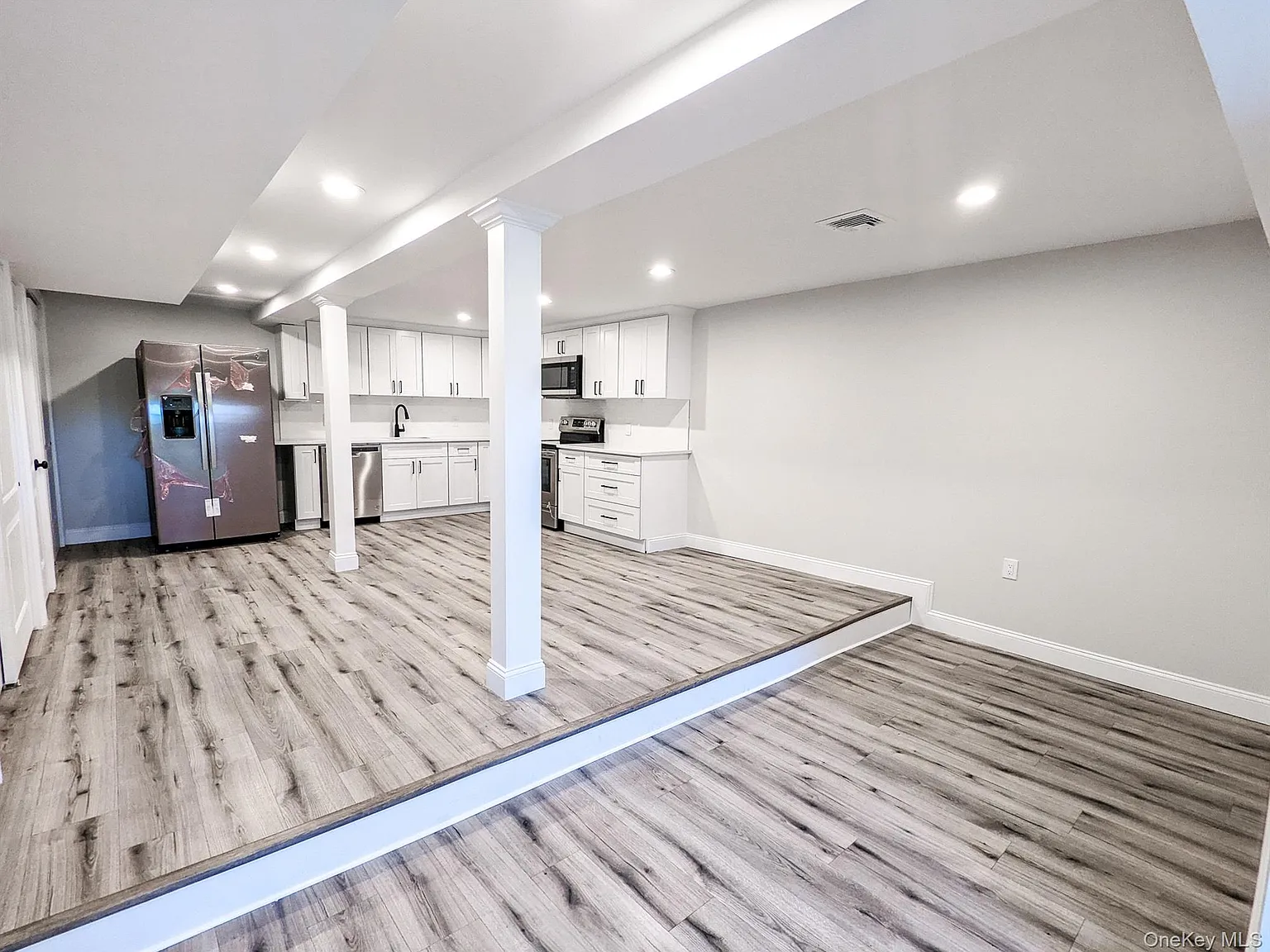3 bed, 2.0 bath, 1500 sqft, $4,000 — Photo 4
