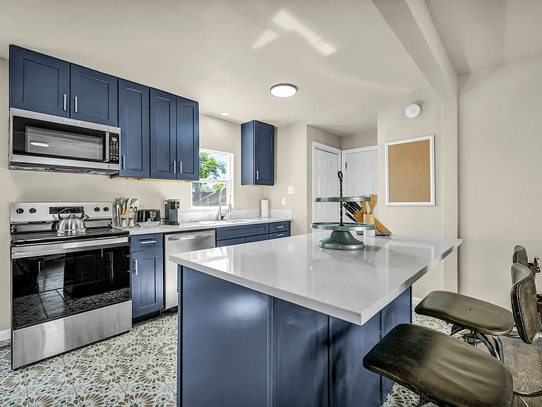 1678 Ordway Ave — Photo 3