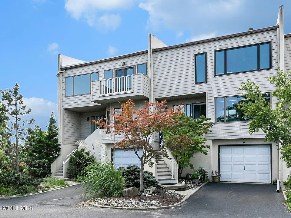 57 Bridgewaters Dr #8
