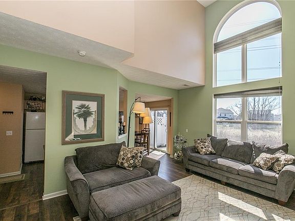 3rd image of 314 Bucknell Ct