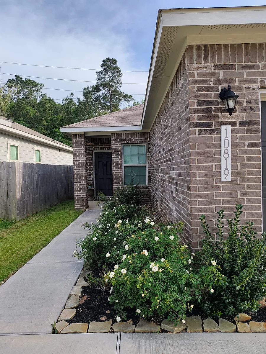 Building Photo - 10819 Prickly Ash Dr