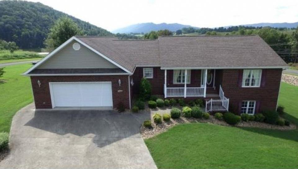 1st image of 110 Eagle Crest Dr