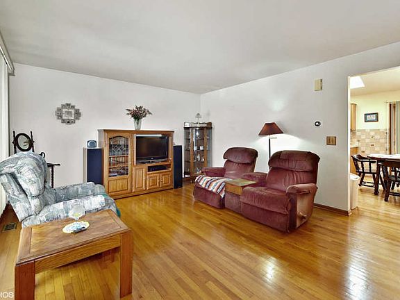 3rd image of 1118 W 174th St