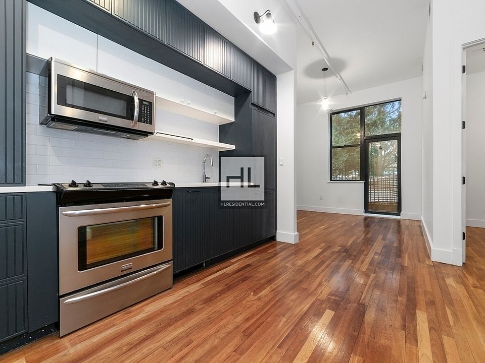 1st image of 178 Bainbridge St #109