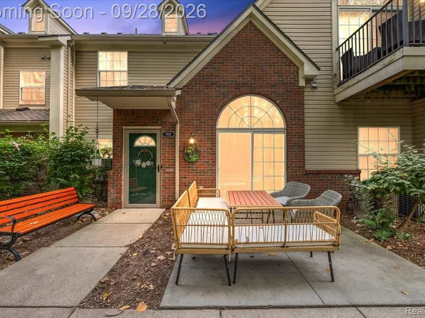 7820 Marie Dr, Shelby Township, MI 48316