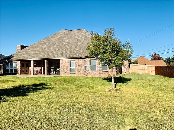 5th image of 797 Bluebonnet Dr