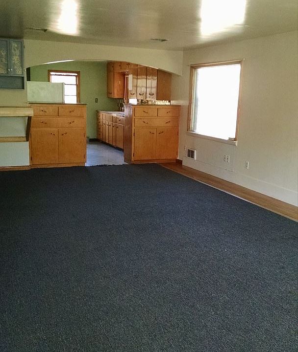 2nd image of 436 Lewis St
