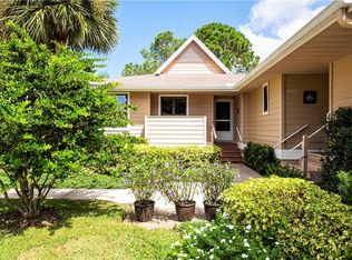 1004 Caravel Ct, Tarpon Springs, FL 34689