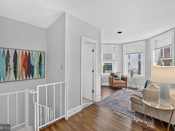 2nd image of 516 4th St NE APT 202