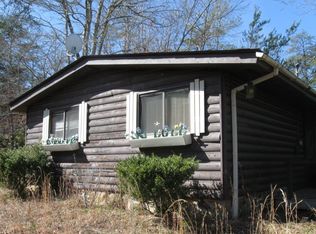 88 Pine Log Cir, Warne, NC 28909