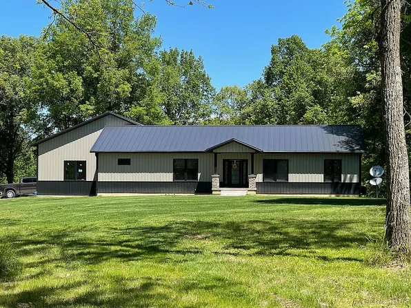 11323 Linn Rd, Benton, IL 62812