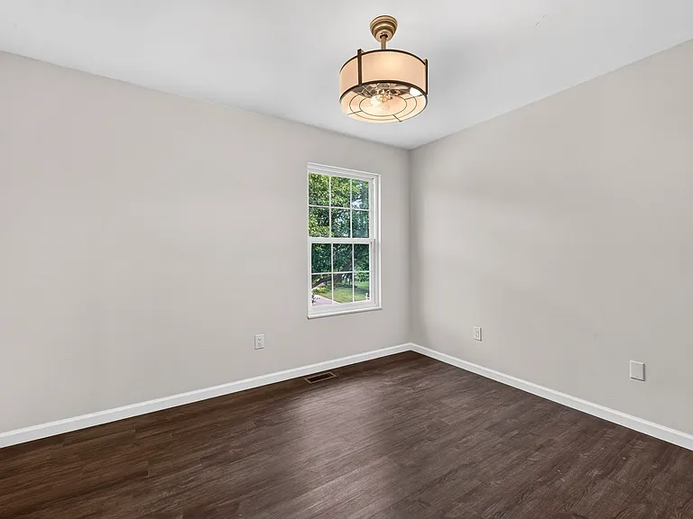 591 Summit Hills Dr — Photo 28