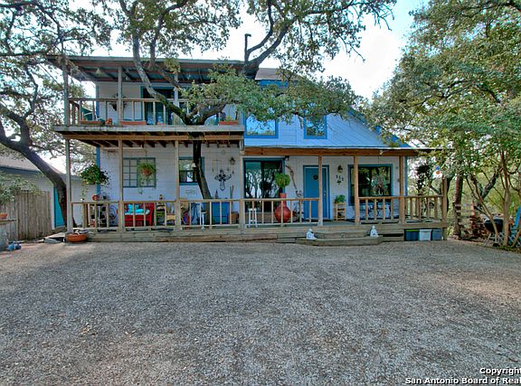 2nd image of 858 Skyline Dr