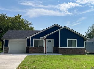 302 Sylvan St, Emporia, KS 66801