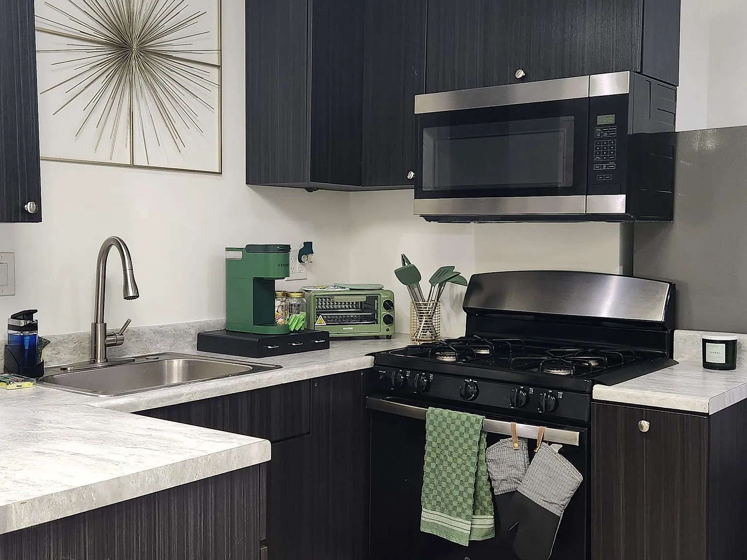 1 bed, 1.0 bath, 500 sqft, $1,350 — Photo 2