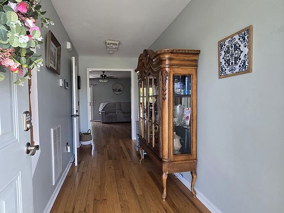 4th image of 7133 Dally Rd