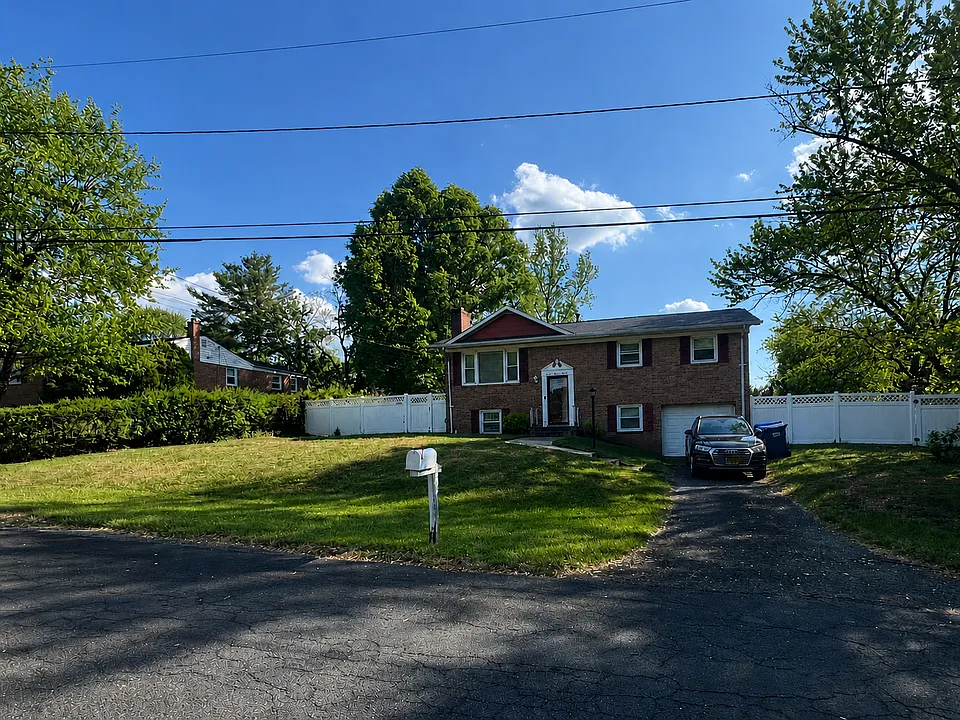 7001 Evergreen Dr
