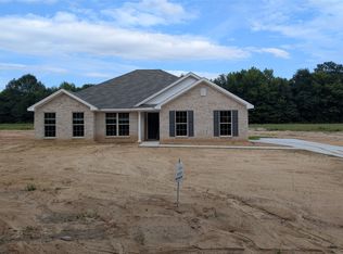 1938 Alpine Dr, Deatsville, AL 36022