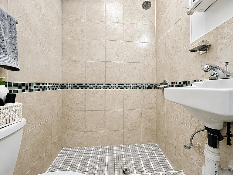 1270 1st Ave #5C — Photo 9
