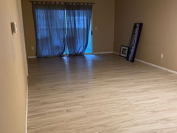 4th image of 1909 Desert Falls Ct Unit 104