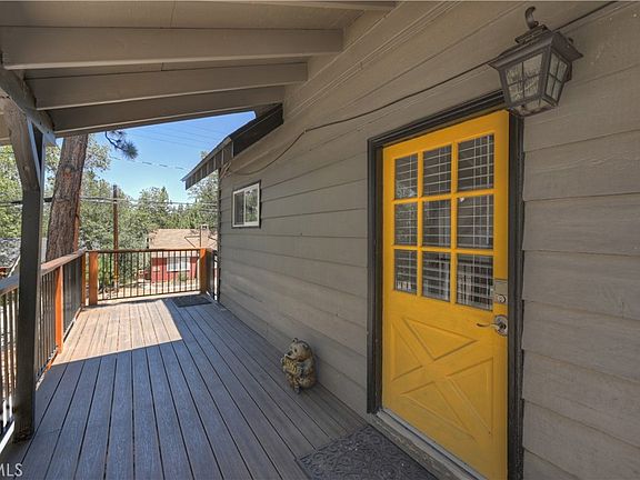3rd image of 1035 Butte Ave